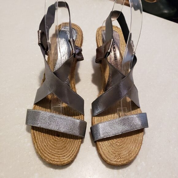 Eric Michael Espadrille Wedge Sandal 40 9 Grey Metallic Shiny Leather Strappy - Picture 2 of 7